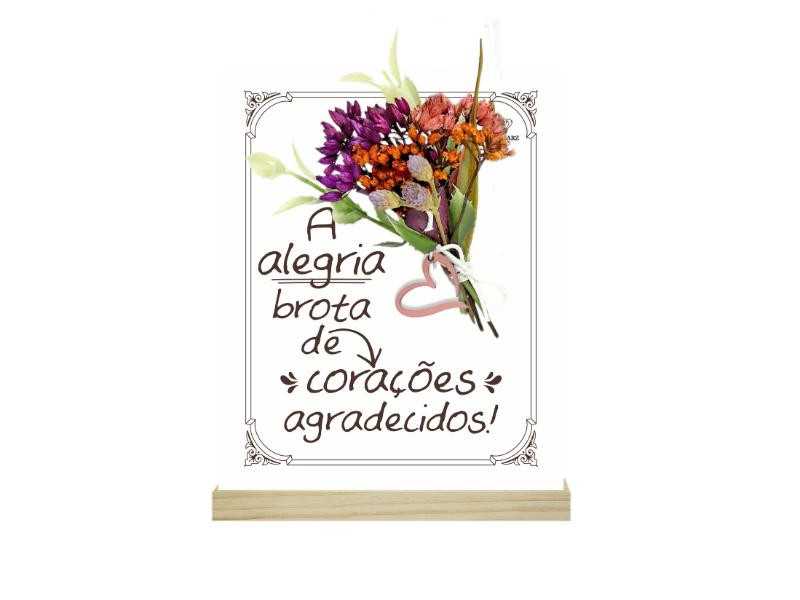 ENFEITE-DE-MESA-COM-APLIQUE-A-ALEGRIA-BROTA-DE-CORACOES...15X11
